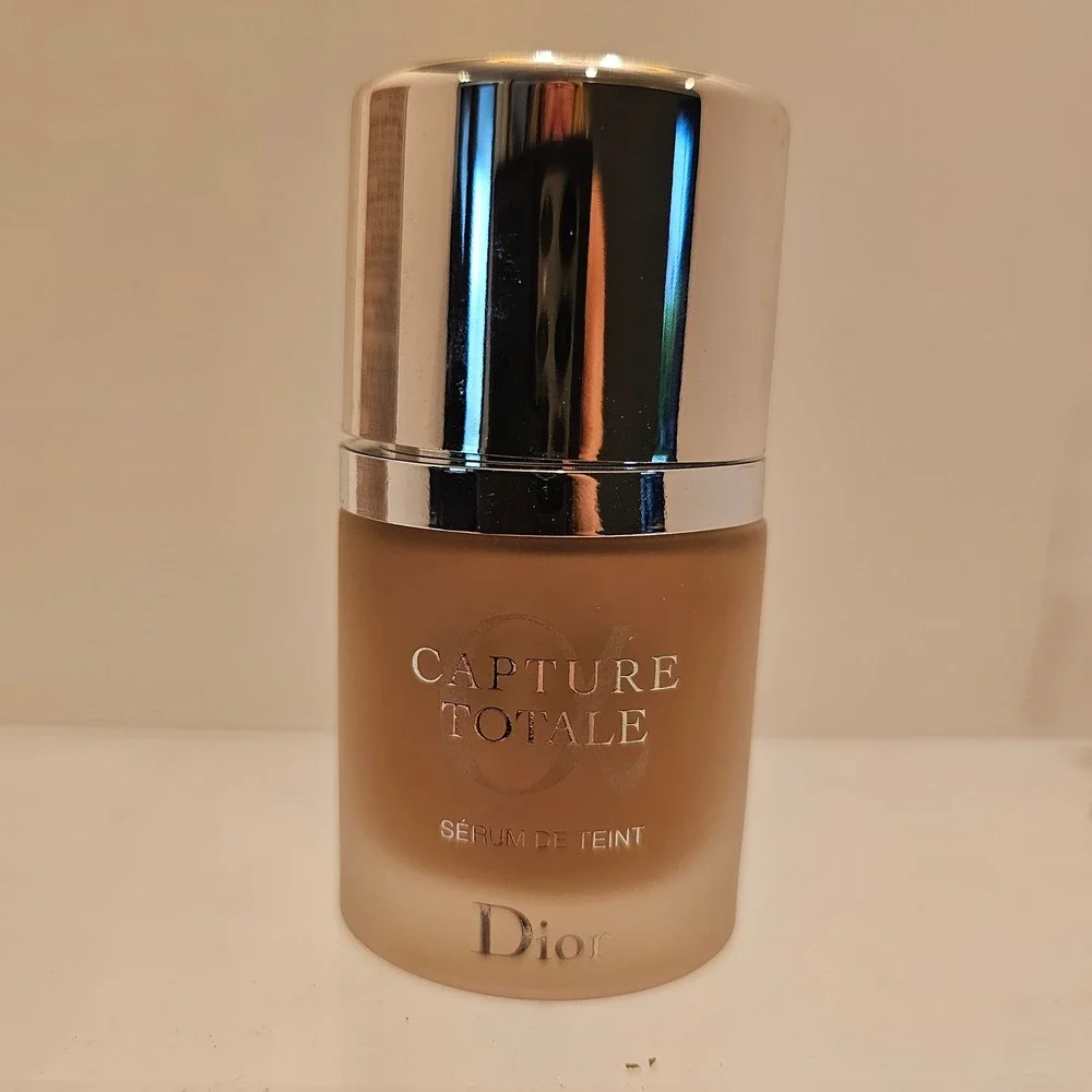 Dior Capture Totale Triple Correcting Serum Foundation SPF 25 Shade 022 1oz NEW